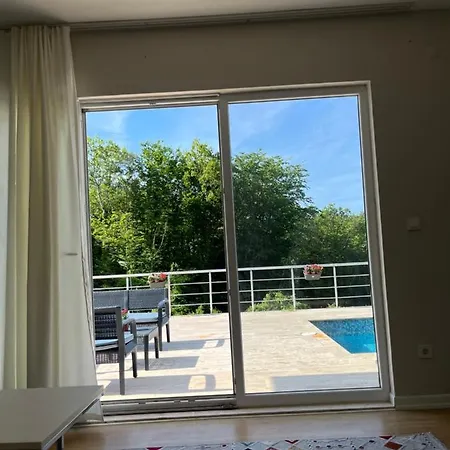 Vila Mansara בית נופש *