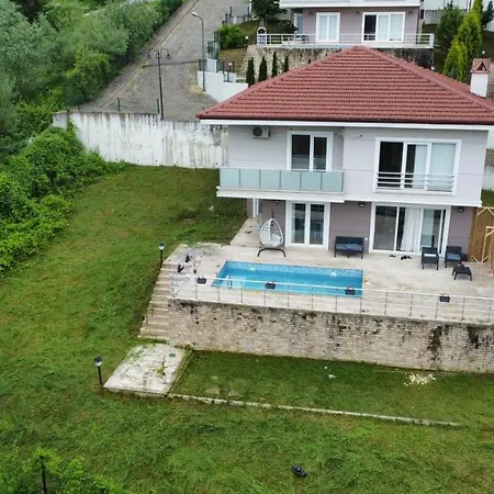 Vila Mansara קארטפה