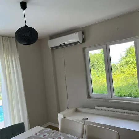 בית נופש Vila Mansara *